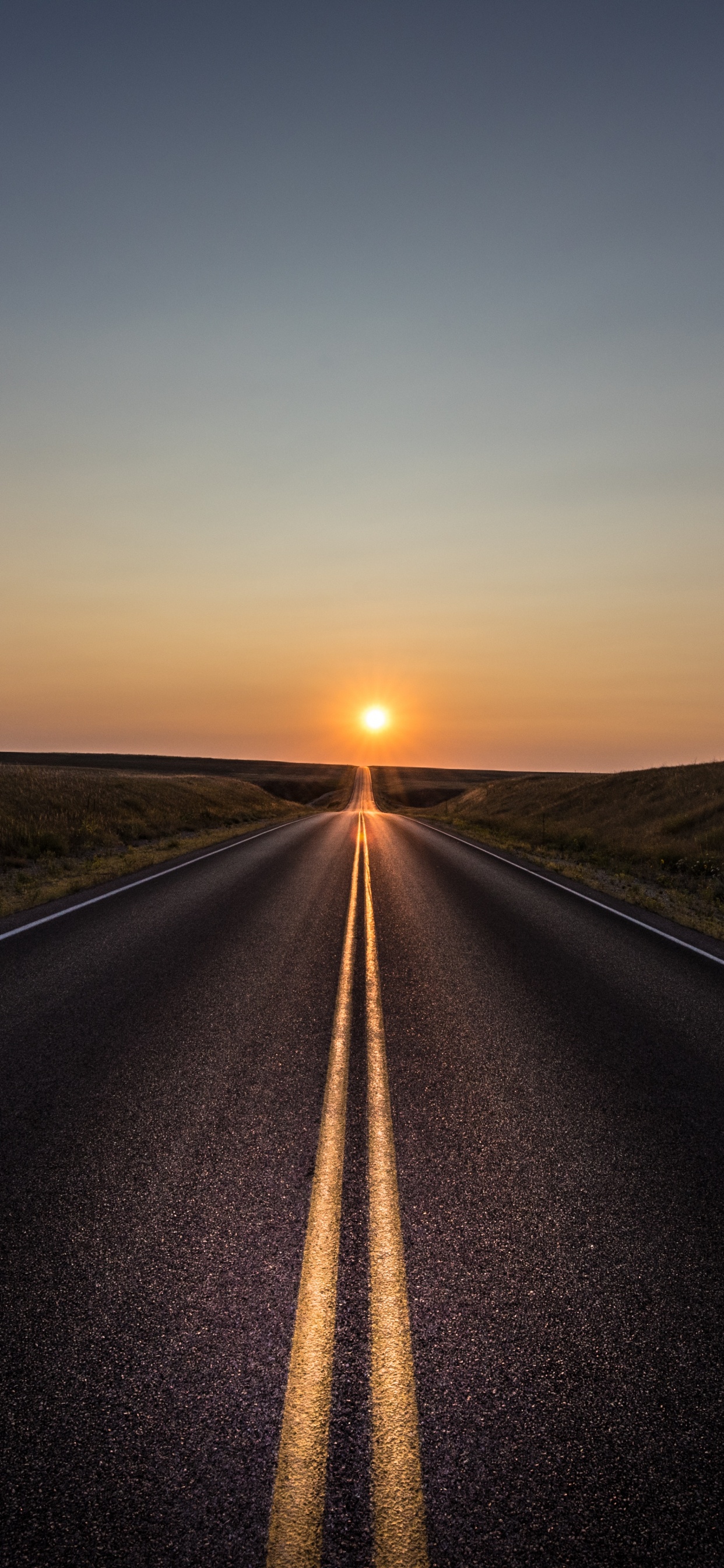 Route, Surface de la Route, Horizon, Asphalt, Voyage Sur la Route. Wallpaper in 1242x2688 Resolution