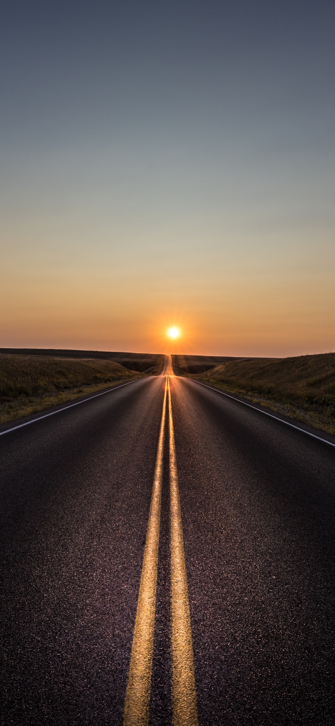 Road Sun, Road, Road Surface, Horizon, Highway. Wallpaper in 1125x2436 Resolution