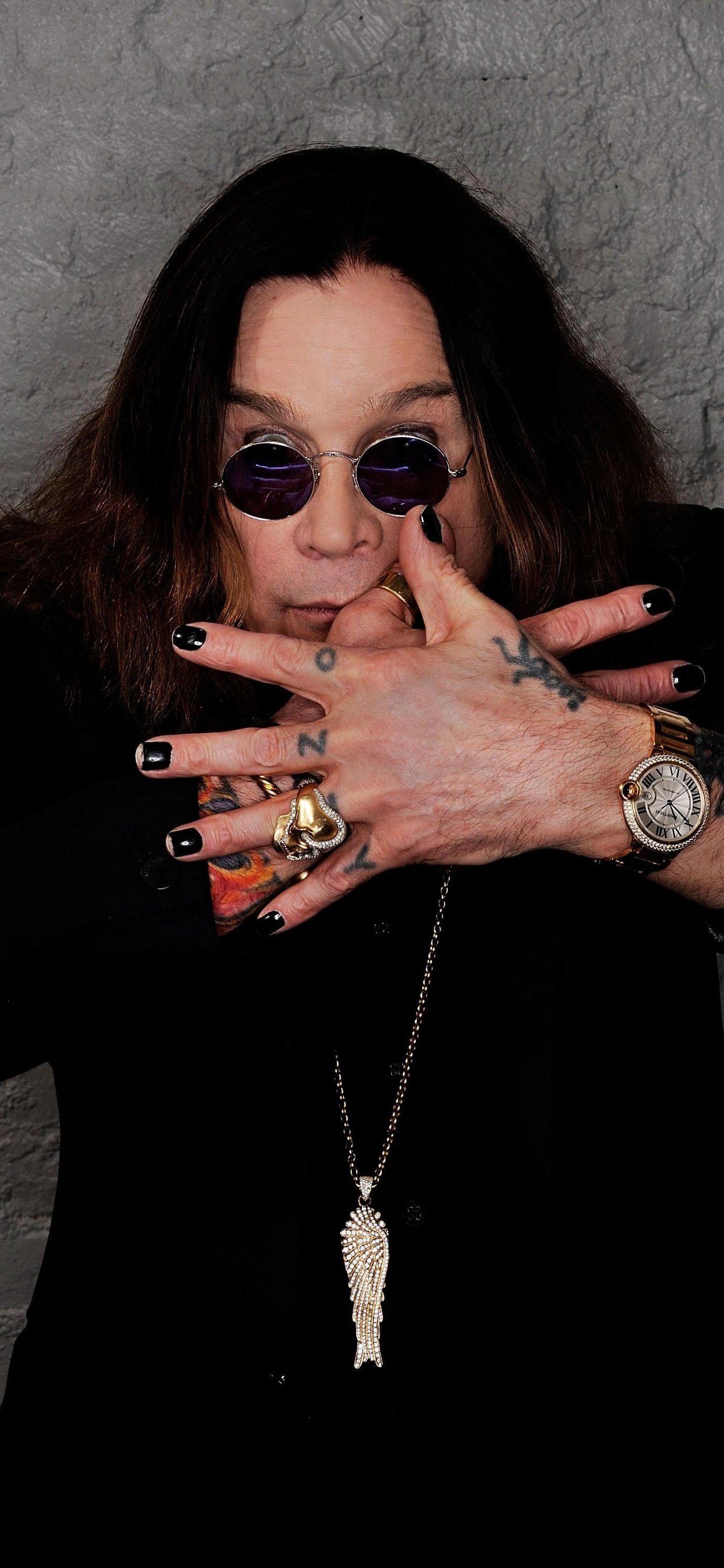 Hand, Abu Dhabi, Music, Stone Temple Pilots, Mouth. Wallpaper in 1242x2688 Resolution