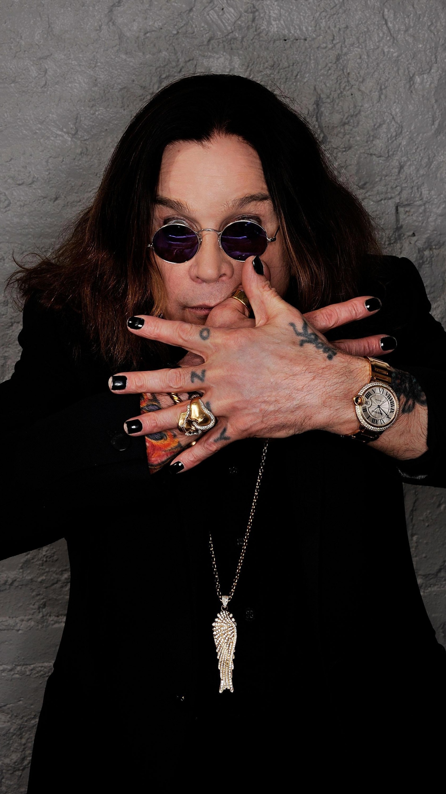 Hand, Abu Dhabi, Music, Stone Temple Pilots, Mouth. Wallpaper in 1440x2560 Resolution