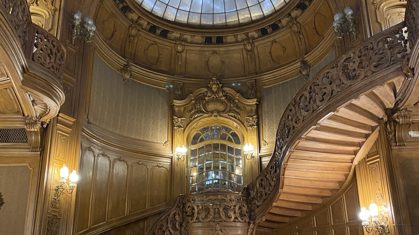 Symétrie, Éclairage, Design D'intérieur, Plafond, Luminaire. Wallpaper in 1366x768 Resolution