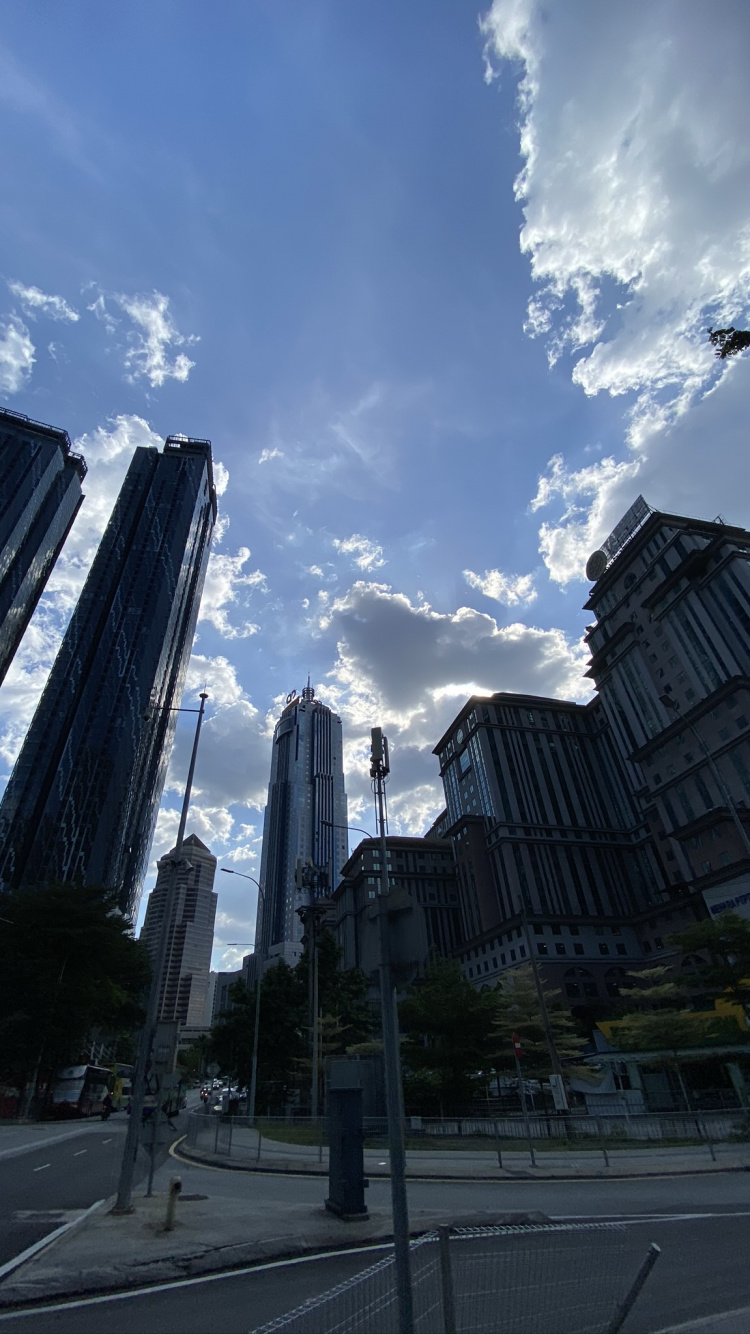 Tageszeit, Cloud, Tower Block, Infrastruktur, Road. Wallpaper in 750x1334 Resolution