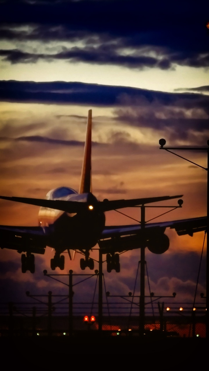 Vuelo, Aeronave, Aeropuerto, Aviación, Despegue. Wallpaper in 720x1280 Resolution