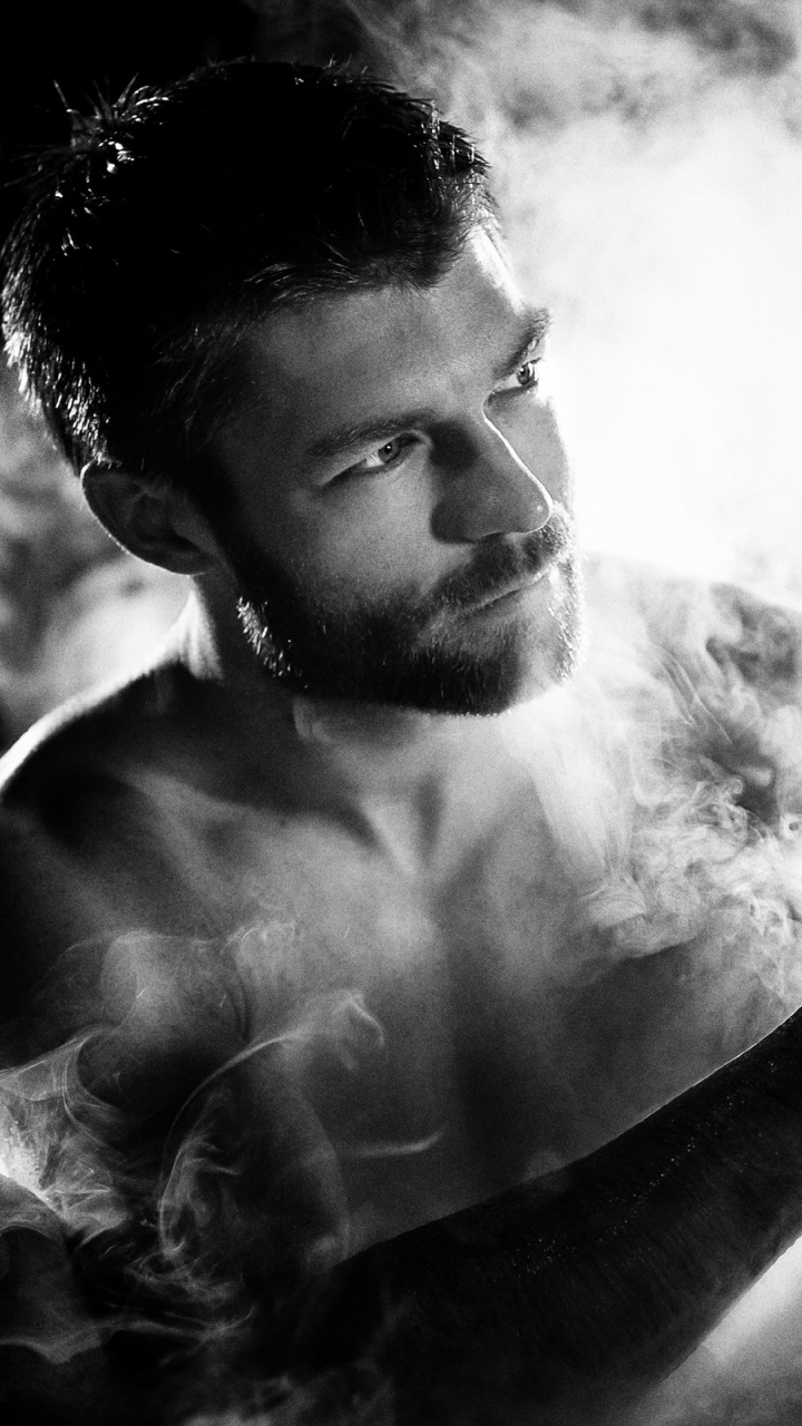 Actor, Humanos, Músculos, Monocromo, Persona. Wallpaper in 720x1280 Resolution