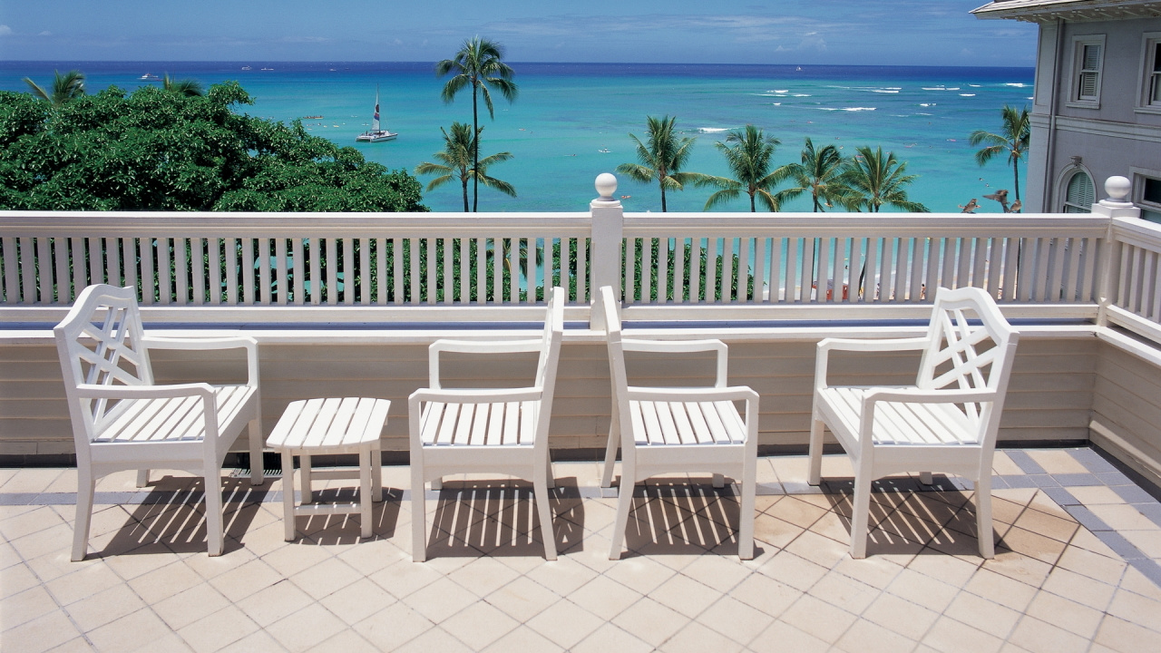 White Wooden Table and Chairs on Beach During Daytime. Wallpaper in 1280x720 Resolution