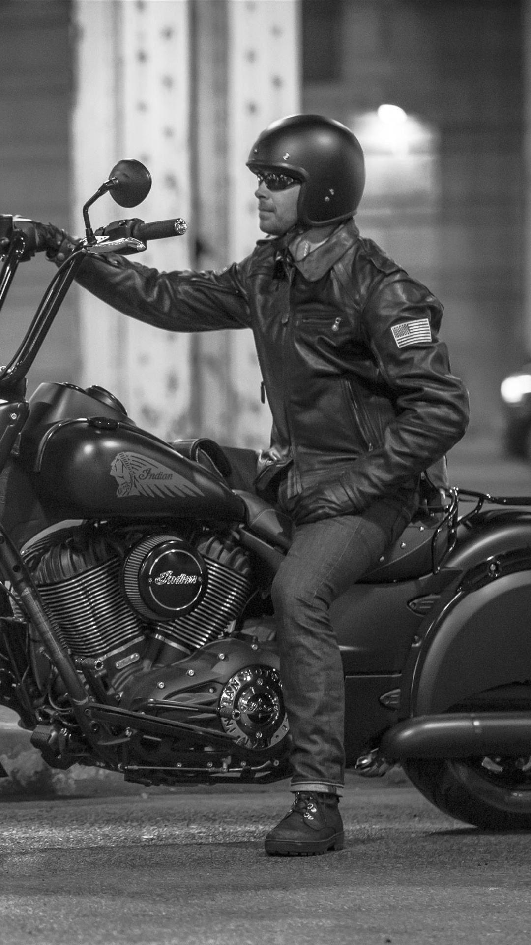 Photo en Niveaux de Gris D'un Homme à Moto. Wallpaper in 1080x1920 Resolution