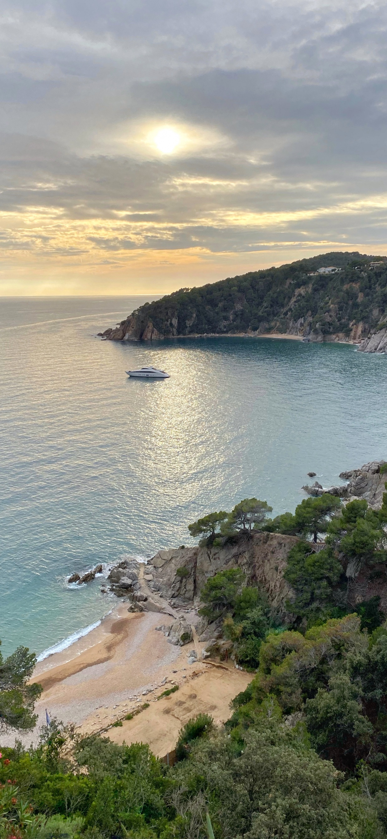 海岸, 人体内的水, 岸边, 水资源, 大海 壁纸 1242x2688 允许
