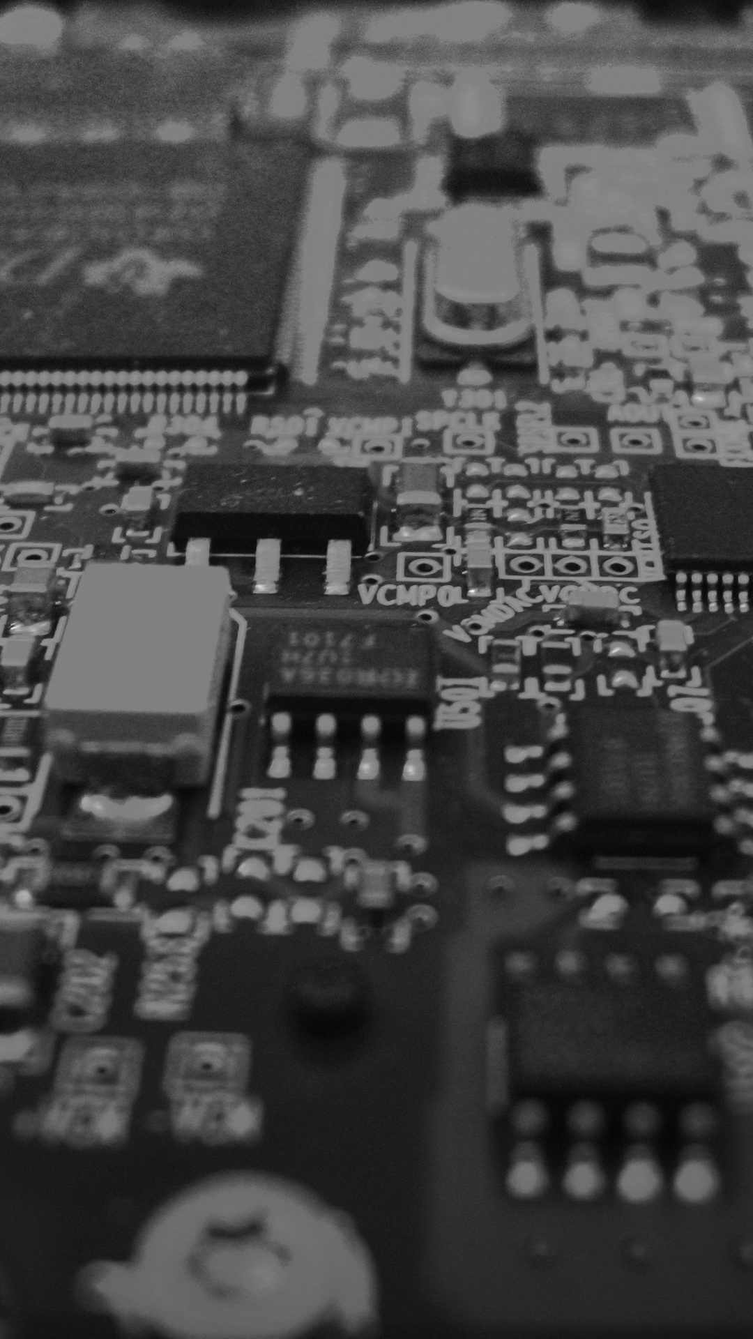 Grüne Und Schwarze Platine. Wallpaper in 1080x1920 Resolution