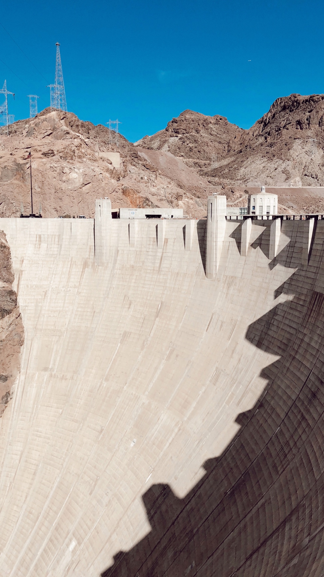 Hoover Dam, Tourist Attraction, Mountain Range, Mountain, Landmark. Wallpaper in 1080x1920 Resolution