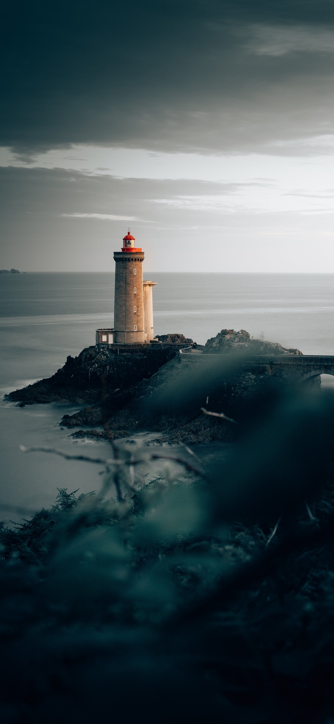 le Phare du Petit Minou, Fort du Petit Minou, Lighthouse, Crozon, Cloud. Wallpaper in 1125x2436 Resolution