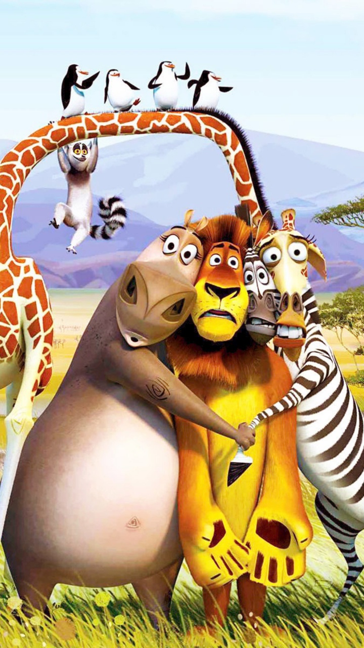 Femme en Robe Rayée Noire et Blanche Allongée Sur un Champ D'herbe Verte. Wallpaper in 720x1280 Resolution