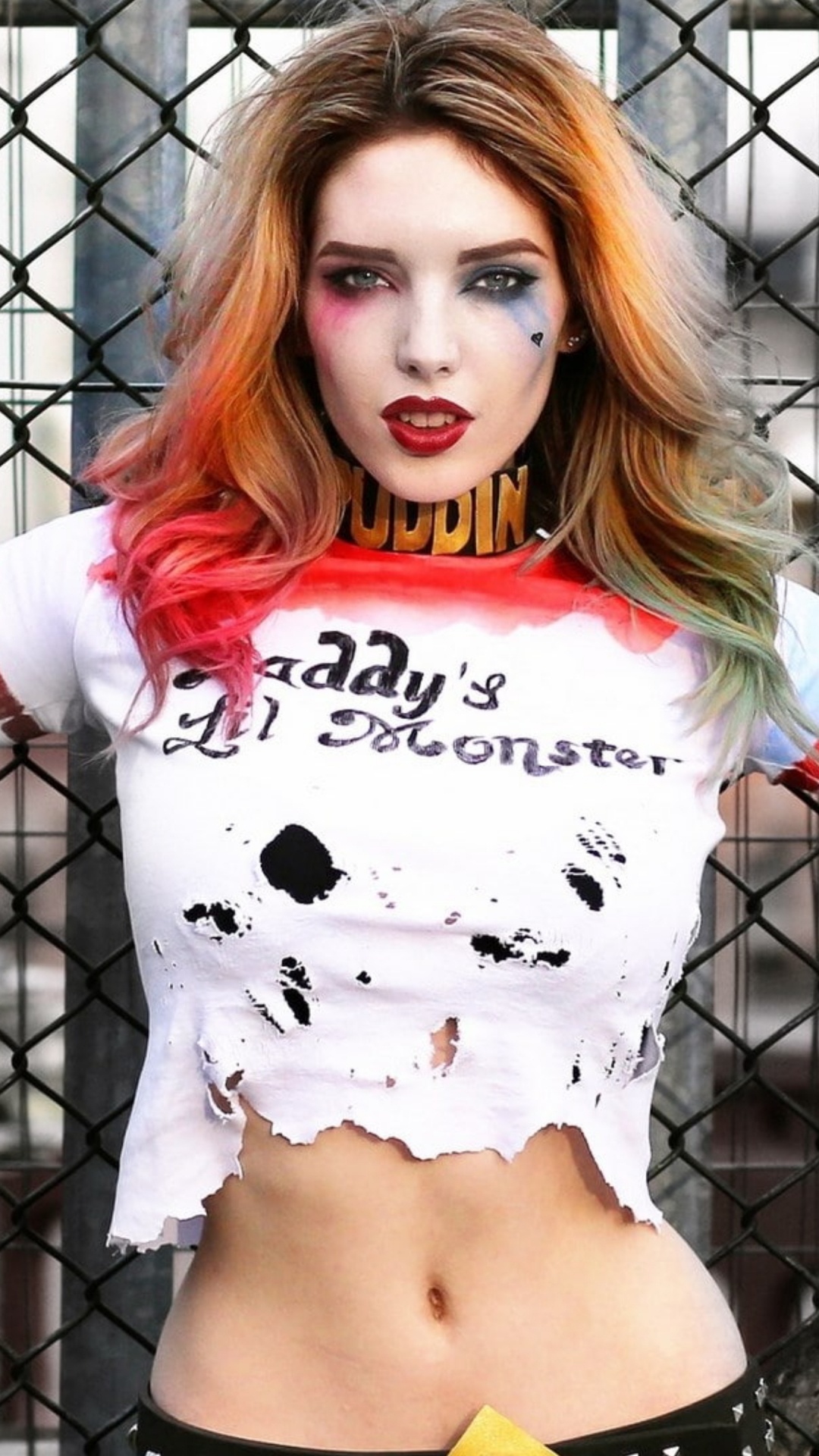 Harley Quinn, Brazo, Hombro, Músculos, Cortocircuito. Wallpaper in 1080x1920 Resolution