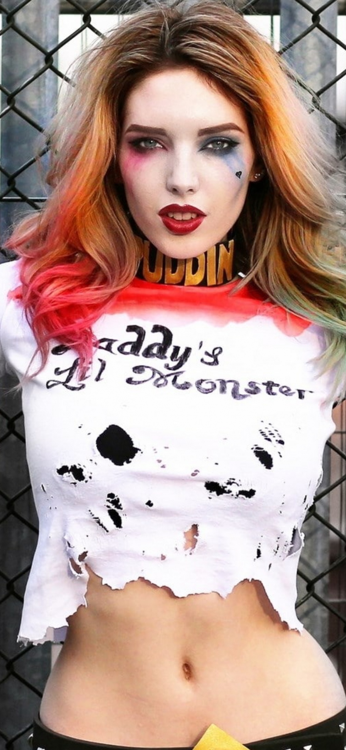 Harley Quinn, Brazo, Hombro, Músculos, Cortocircuito. Wallpaper in 1125x2436 Resolution