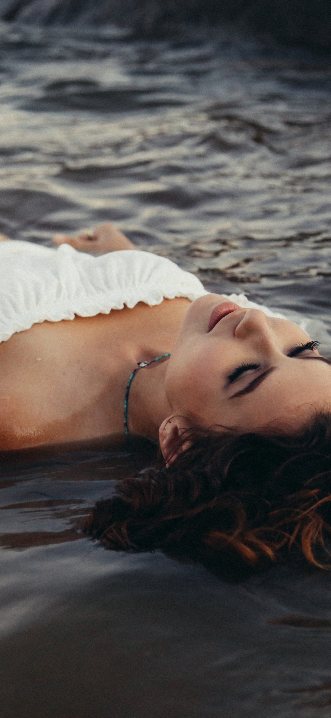 Modelo, Mar, Cabello, Agua, Belleza. Wallpaper in 1125x2436 Resolution