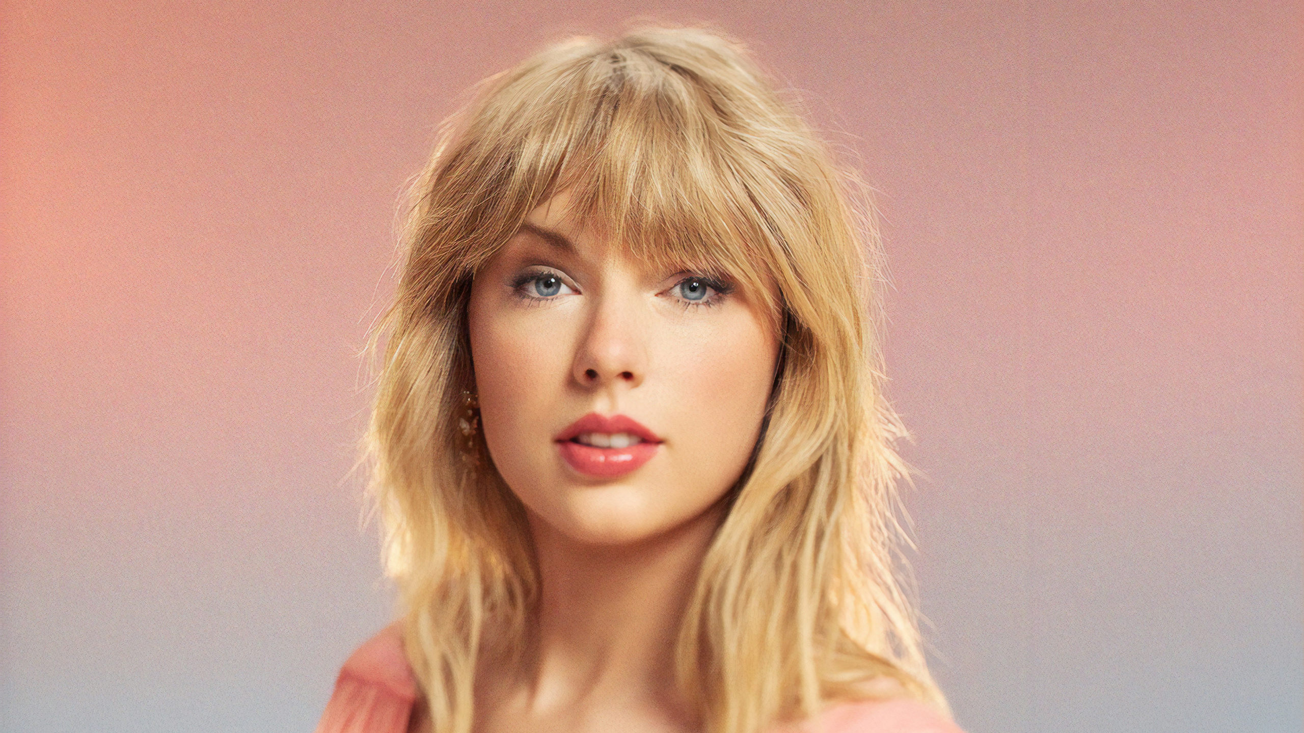 Taylor Swift, Cheveu, Face, Blond, Coiffure. Wallpaper in 2560x1440 Resolution