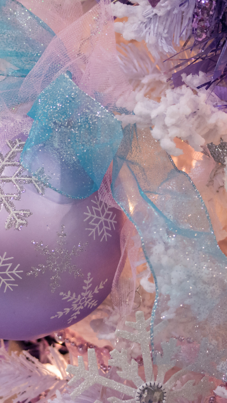 El Día De Navidad, Nochevieja, Adorno de Navidad, Morado, Decoración de la Navidad. Wallpaper in 750x1334 Resolution