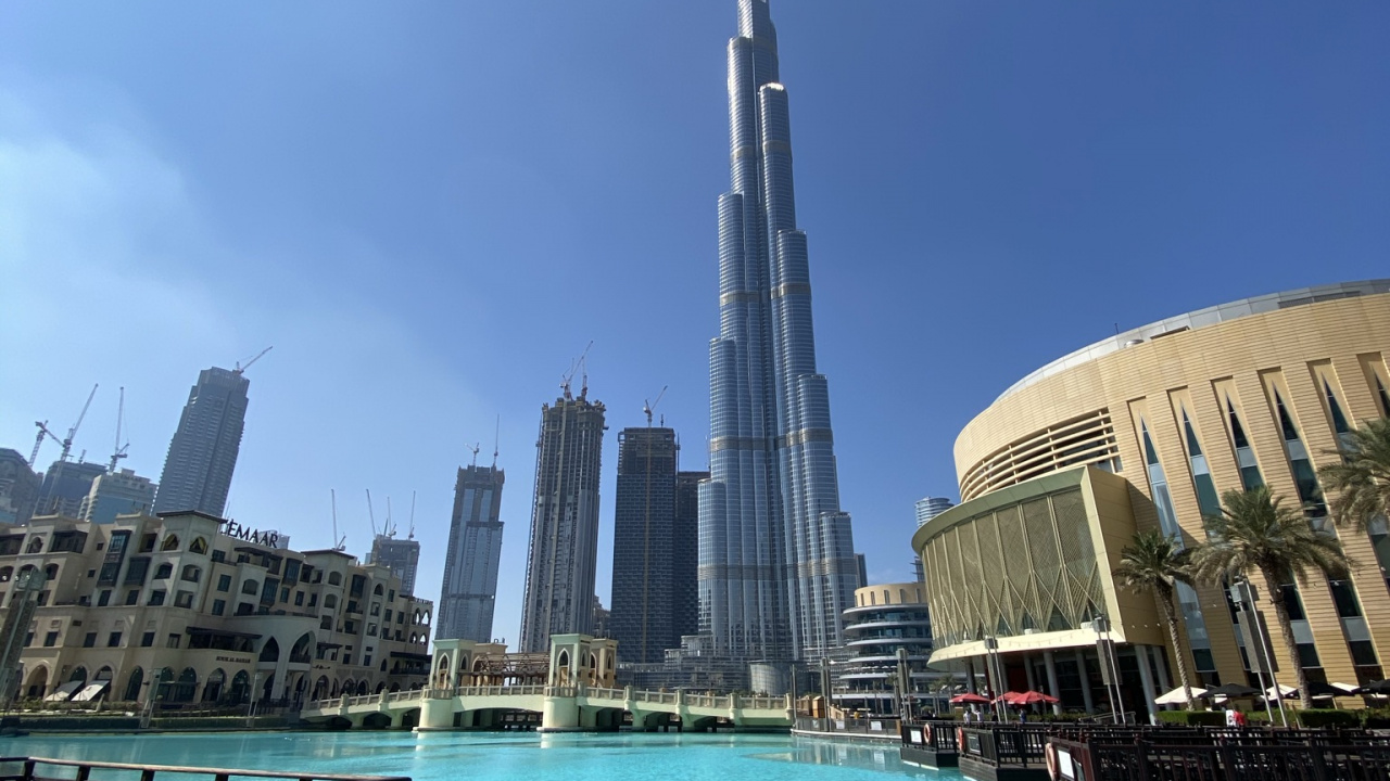 Dubai, Burj Khalifa, Turismo, Agua, Azul. Wallpaper in 1280x720 Resolution