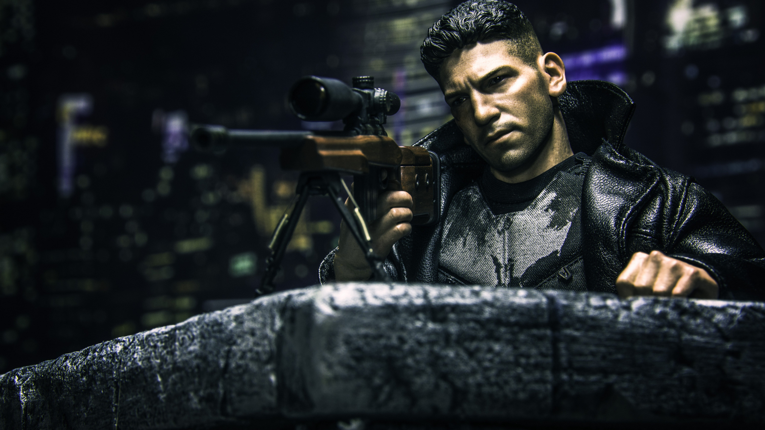 Homme en Veste Noire Tenant un Appareil Photo Noir. Wallpaper in 2560x1440 Resolution