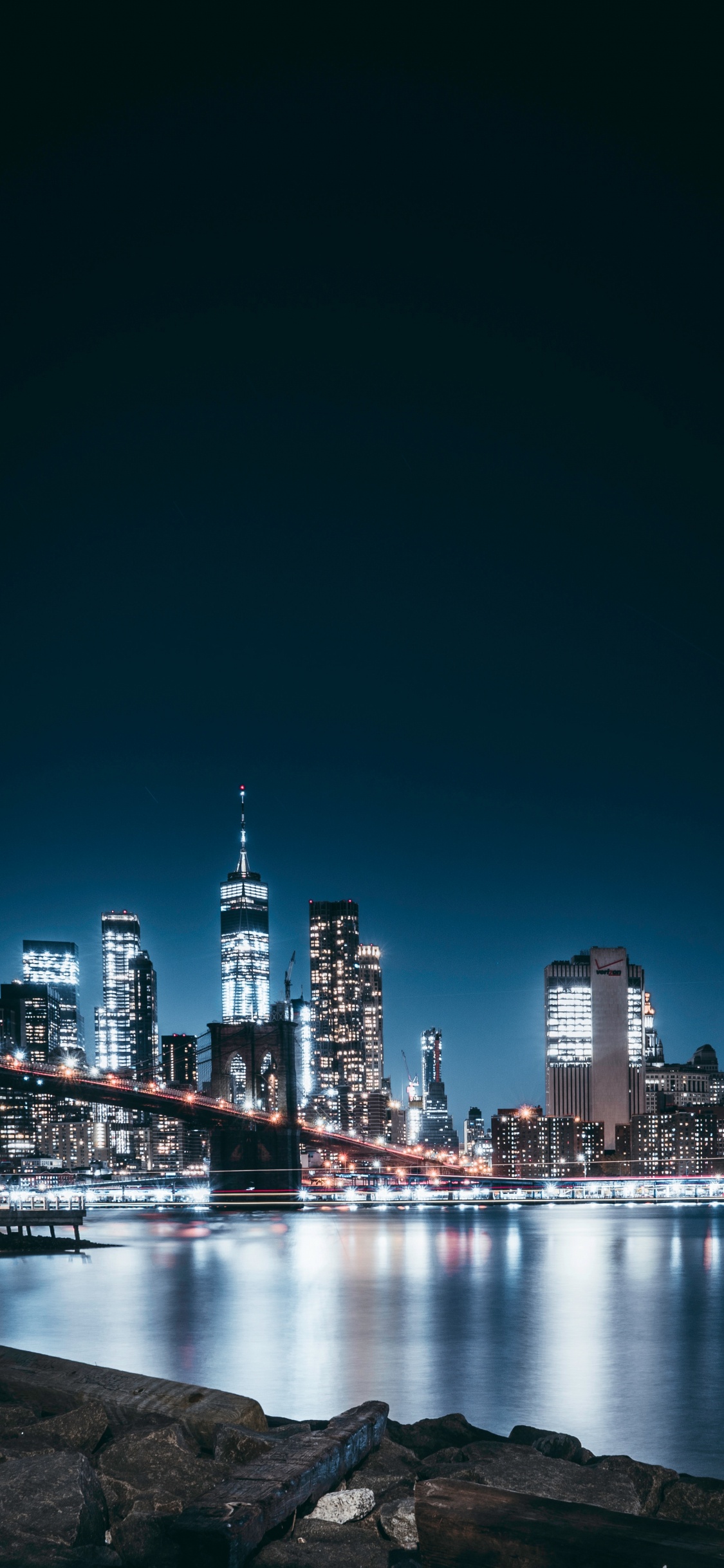 Skyline Der Stadt Bei Nacht Night. Wallpaper in 1125x2436 Resolution