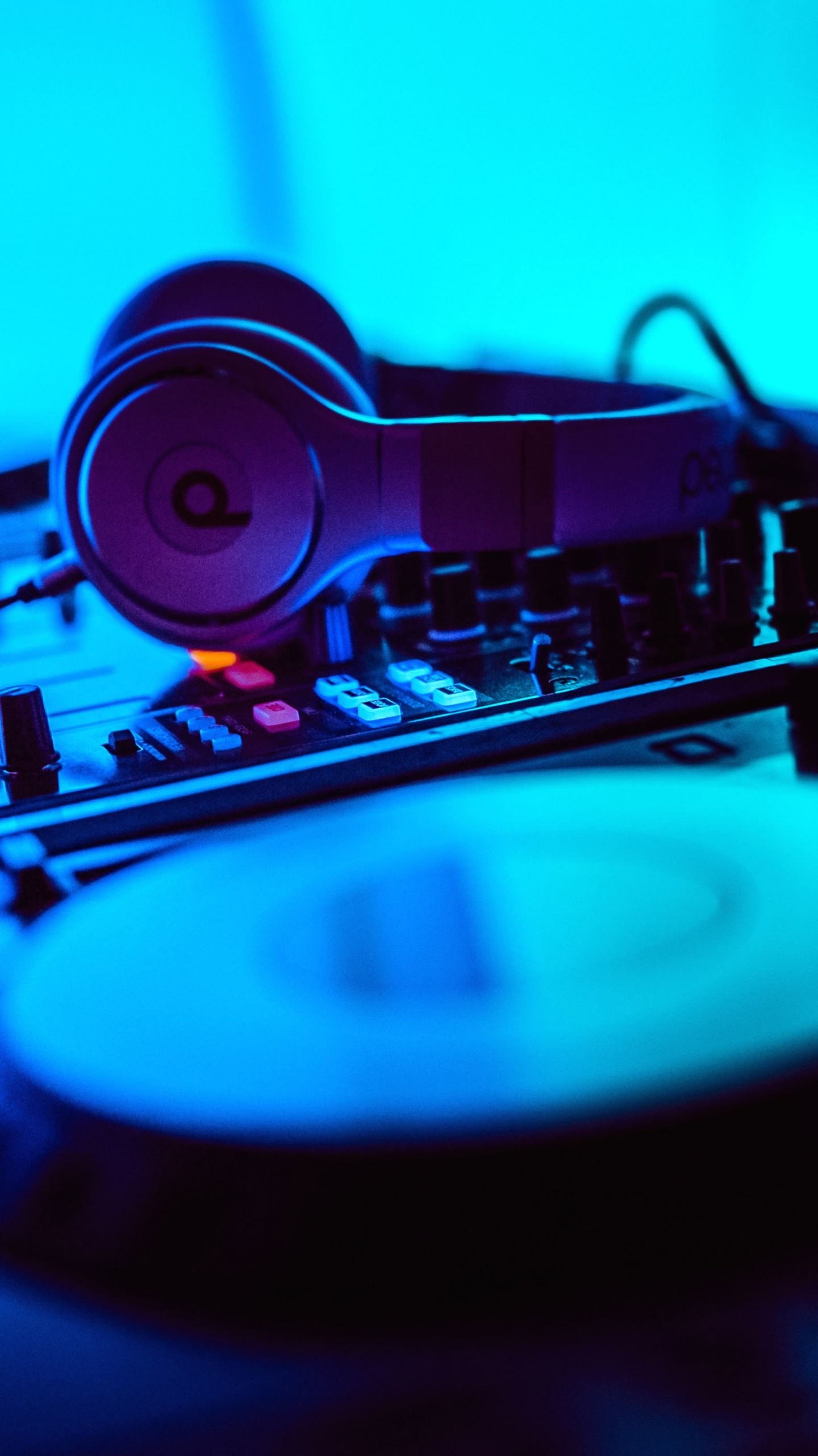 Electronic Dance Music, Techno, Recording Studio, DJ Mixer, dj Mix. Wallpaper in 1440x2560 Resolution