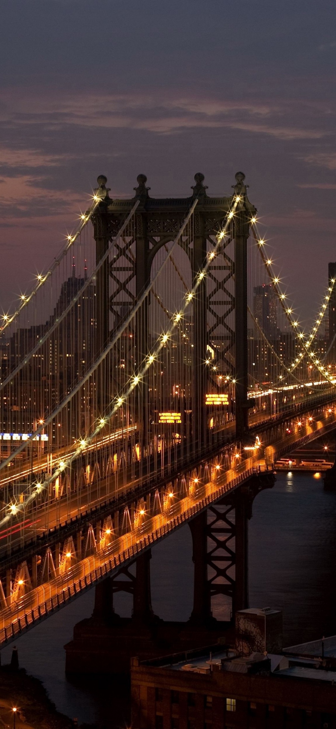Puente Golden Gate Durante la Noche. Wallpaper in 1125x2436 Resolution