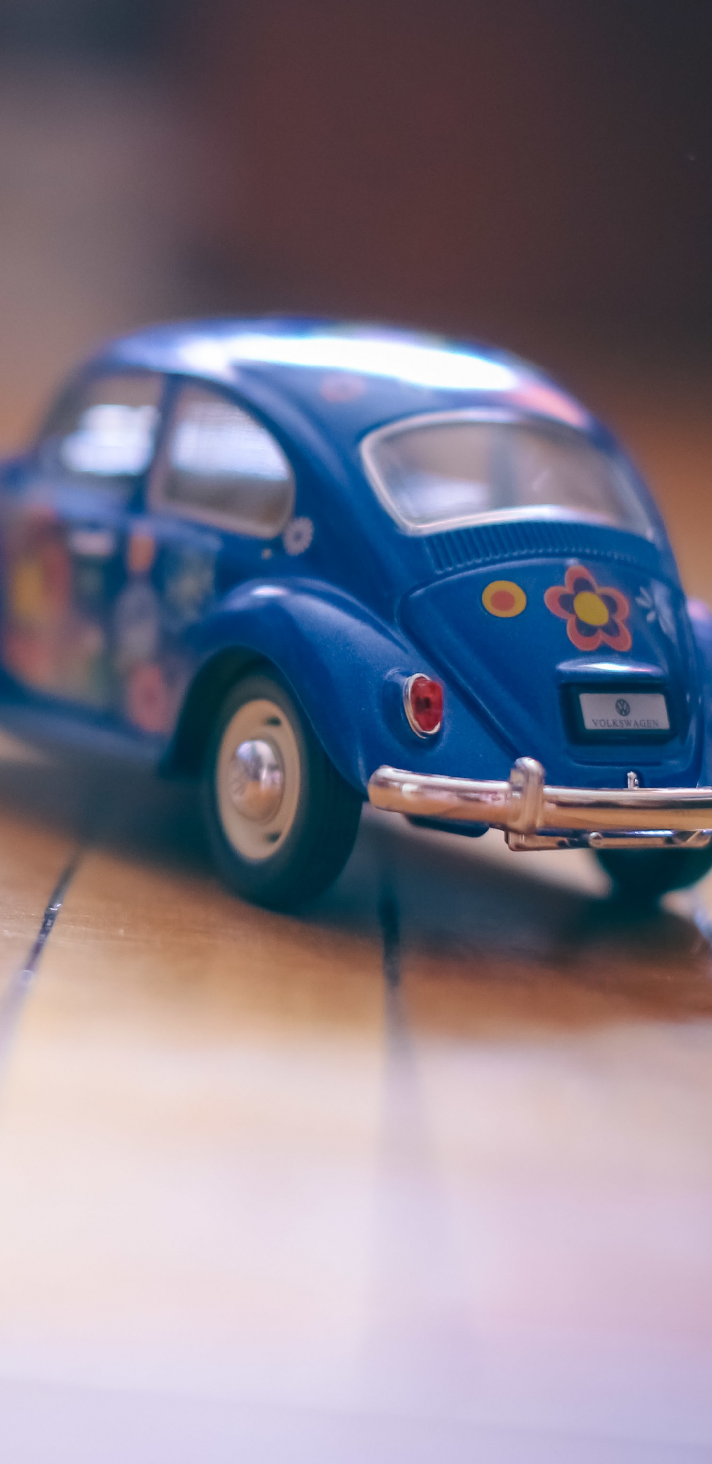 Blue Volkswagen Beetle Scale Model. Wallpaper in 1440x2960 Resolution