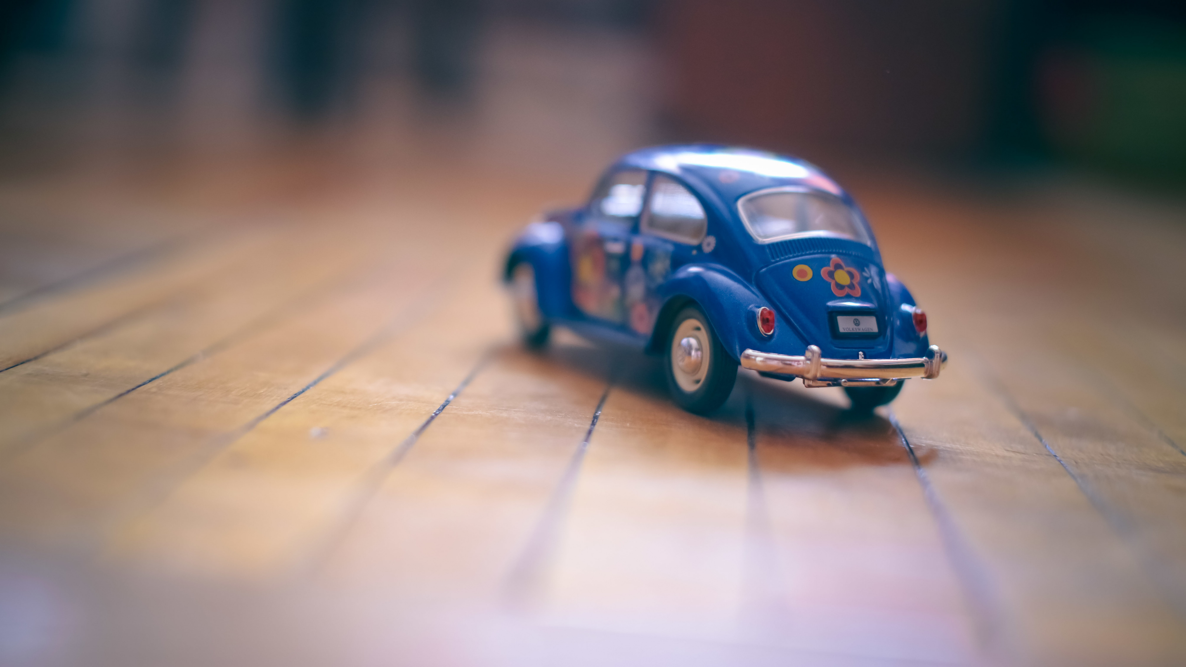 Blue Volkswagen Beetle Scale Model. Wallpaper in 3840x2160 Resolution