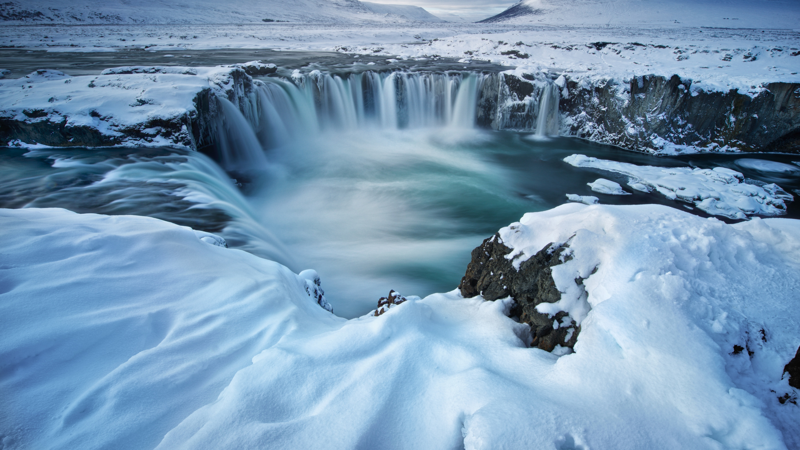 Cascada de Goafoss, Cascadas de Gullfoss, Skgafoss, Dettifoss, Seljalandsfoss. Wallpaper in 2560x1440 Resolution