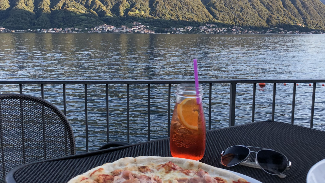 Pizza, European Cuisine, Water, Mountainous Landforms, Food. Wallpaper in 1280x720 Resolution
