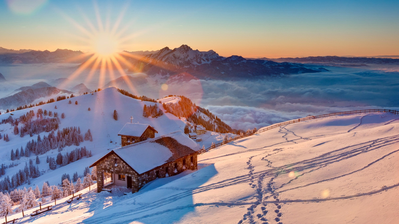 Maison Brune et Blanche Sur un Sol Couvert de Neige Pendant la Journée. Wallpaper in 1280x720 Resolution