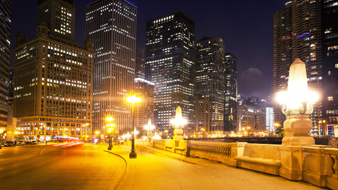 Stadtgebäude Während Der Nacht. Wallpaper in 1366x768 Resolution