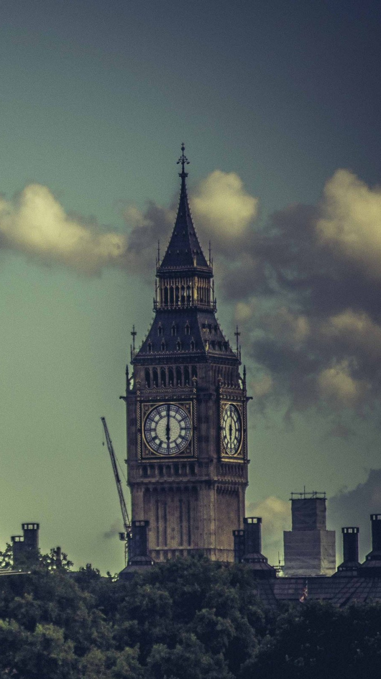 Braunes Betongebäude Tagsüber. Wallpaper in 750x1334 Resolution