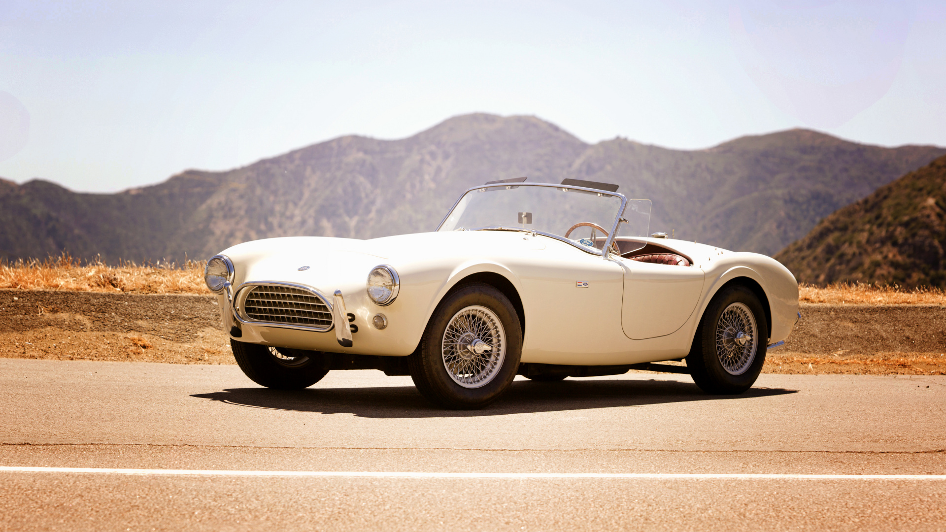 Gold Mercedes Benz Cabrio Coupé Tagsüber Unterwegs On. Wallpaper in 1920x1080 Resolution