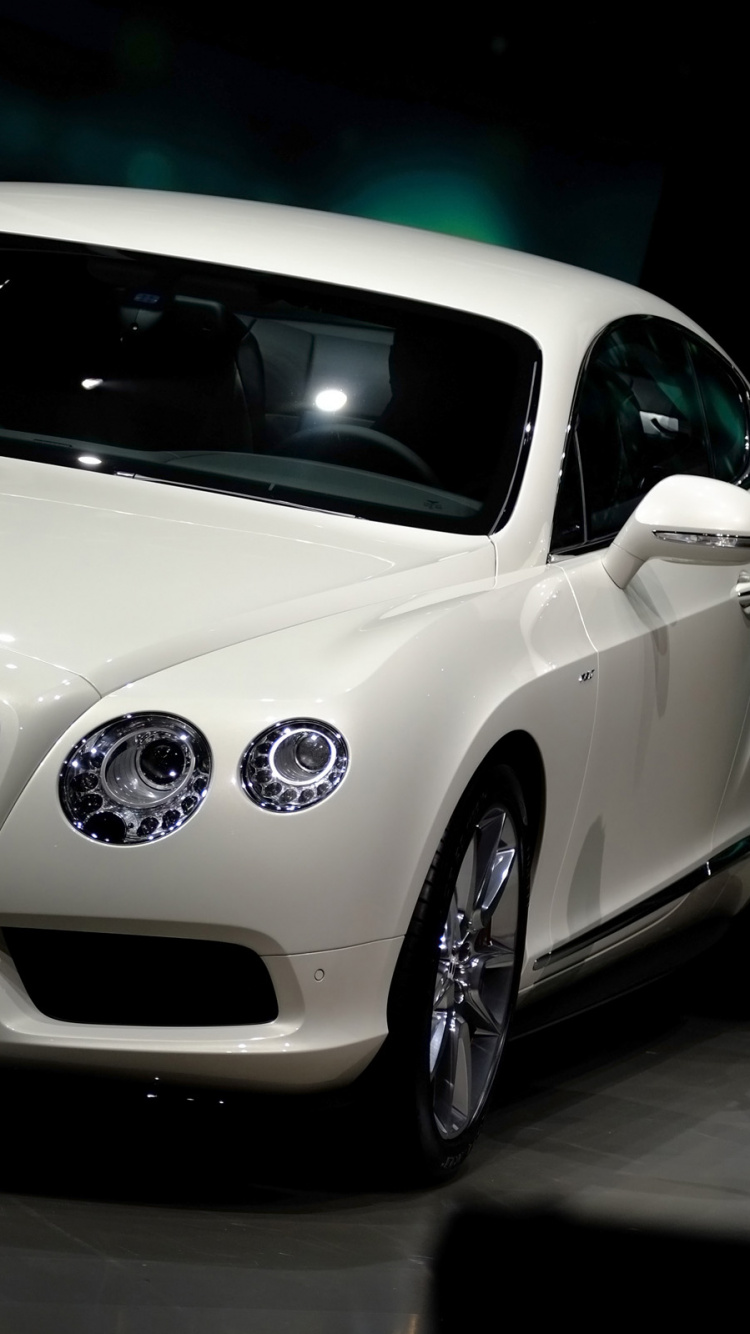 Weiß Bmw m3 Coupé. Wallpaper in 750x1334 Resolution