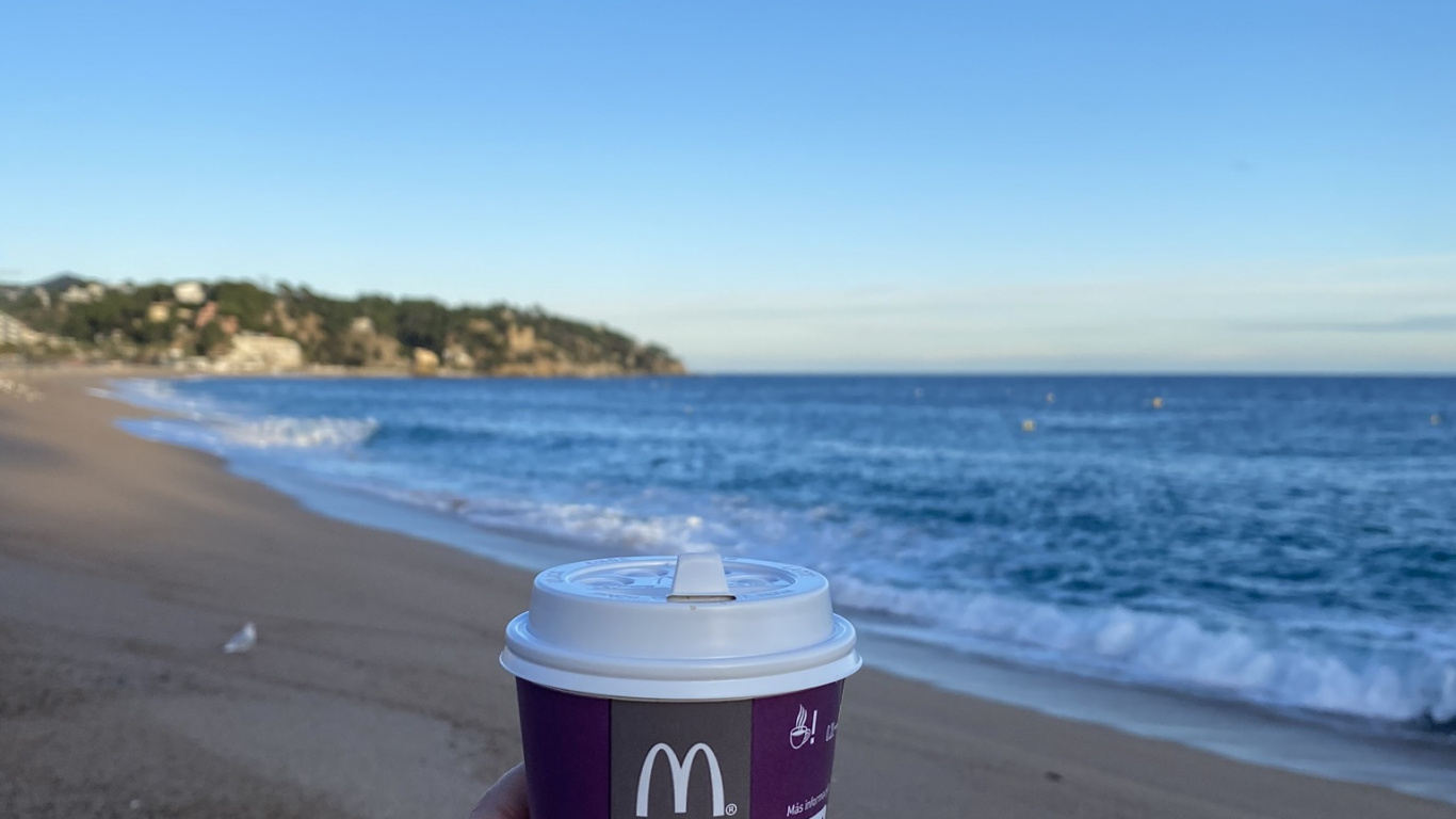 Beach, Water, Body of Water, Natural Environment, Coast. Wallpaper in 1366x768 Resolution