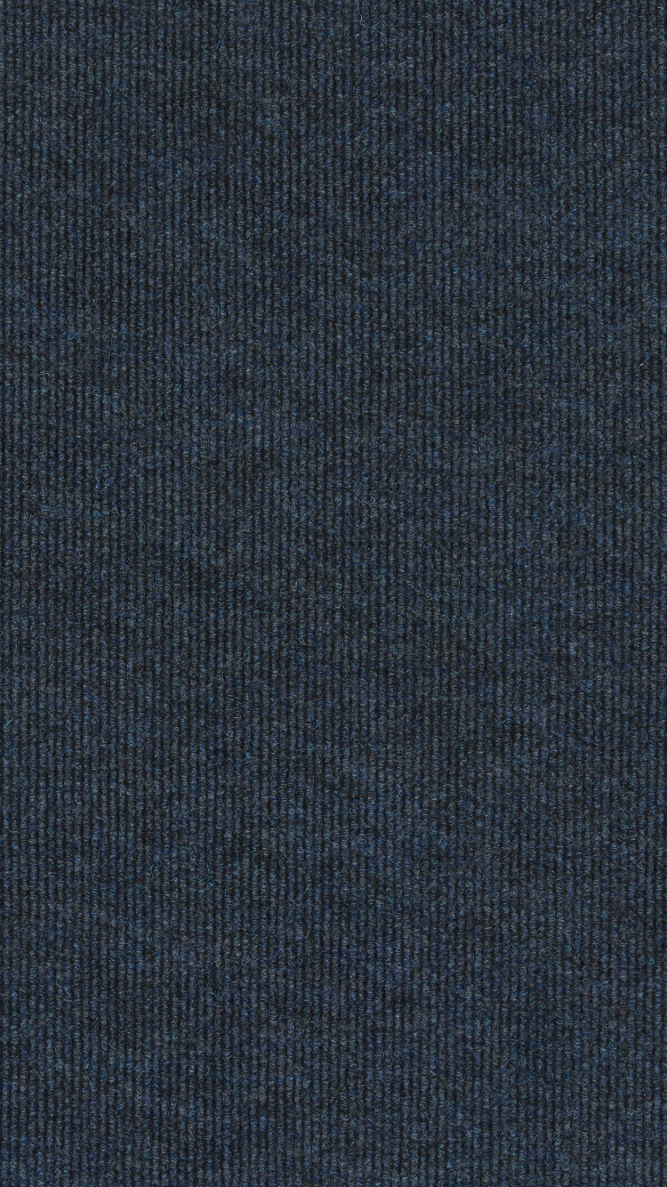 Blaues Textil Mit Schwarzem Hintergrund. Wallpaper in 750x1334 Resolution