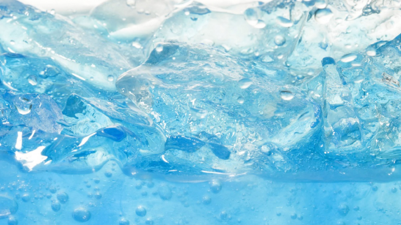 Spritzwasser in Nahaufnahmen. Wallpaper in 1366x768 Resolution