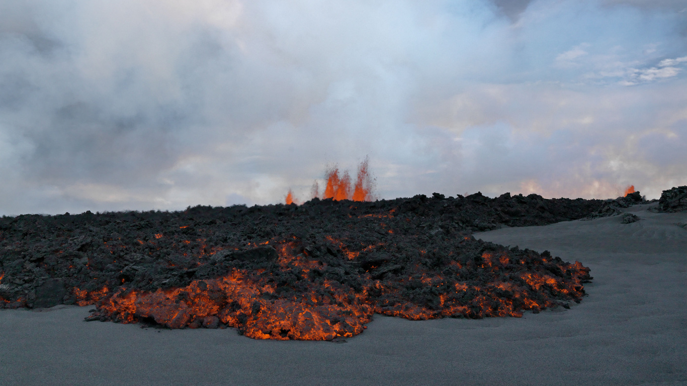 熔岩, 地貌, 大海, 火山的地貌, 天空 壁纸 1366x768 允许