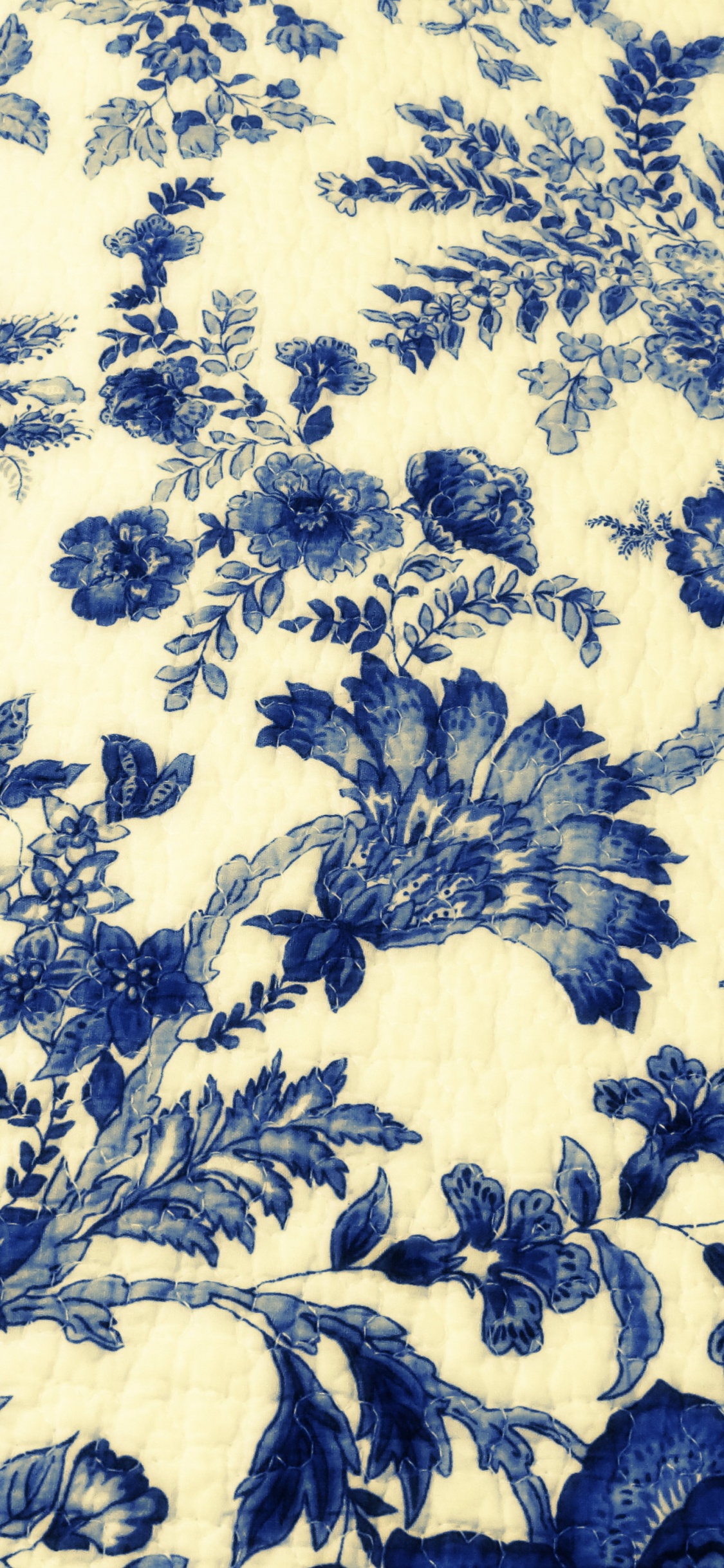 Textile Floral Blanc et Bleu. Wallpaper in 1125x2436 Resolution
