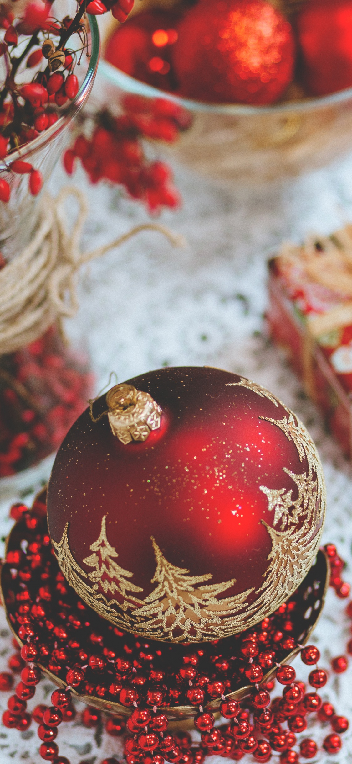 Christmas Ornament, Christmas Day, Christmas Decoration, Christmas, Santa Claus. Wallpaper in 1125x2436 Resolution