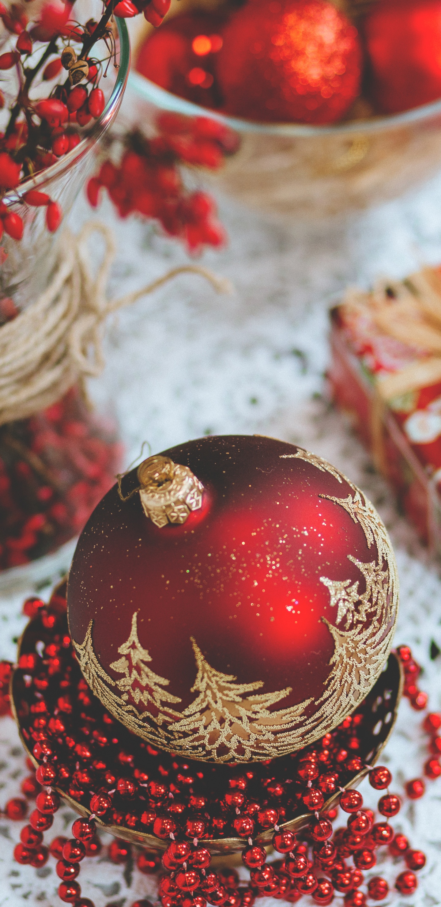 Christmas Ornament, Weihnachten, Weihnachtsdekoration, Weihnachtsmann, Kranz. Wallpaper in 1440x2960 Resolution