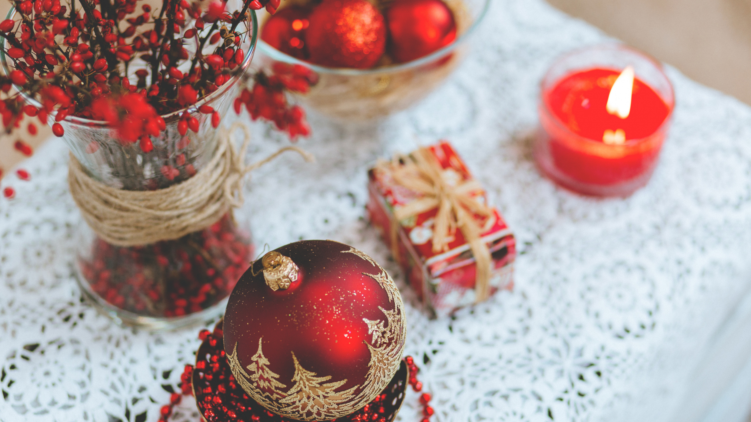 Christmas Ornament, Weihnachten, Weihnachtsdekoration, Weihnachtsmann, Kranz. Wallpaper in 2560x1440 Resolution