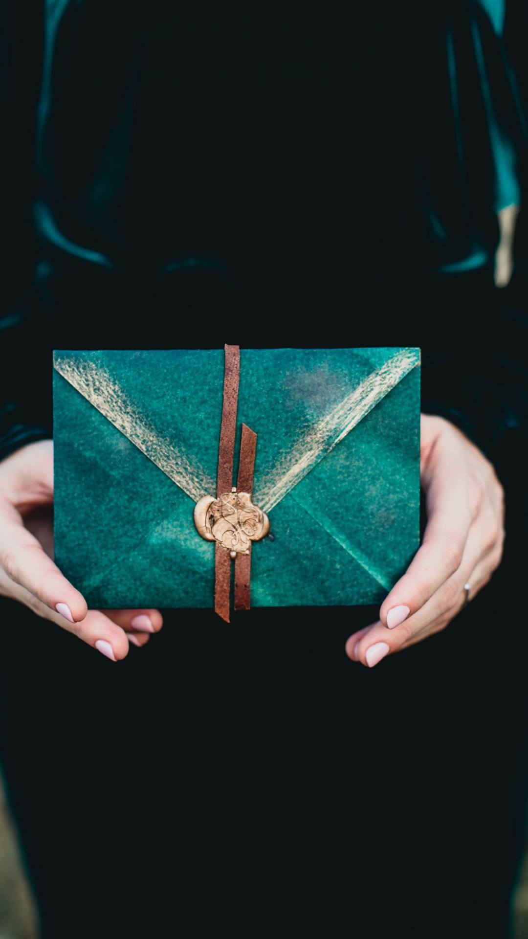 手臂, 电蓝色的, 绿色的, 皮肤, 皮革 壁纸 1080x1920 允许