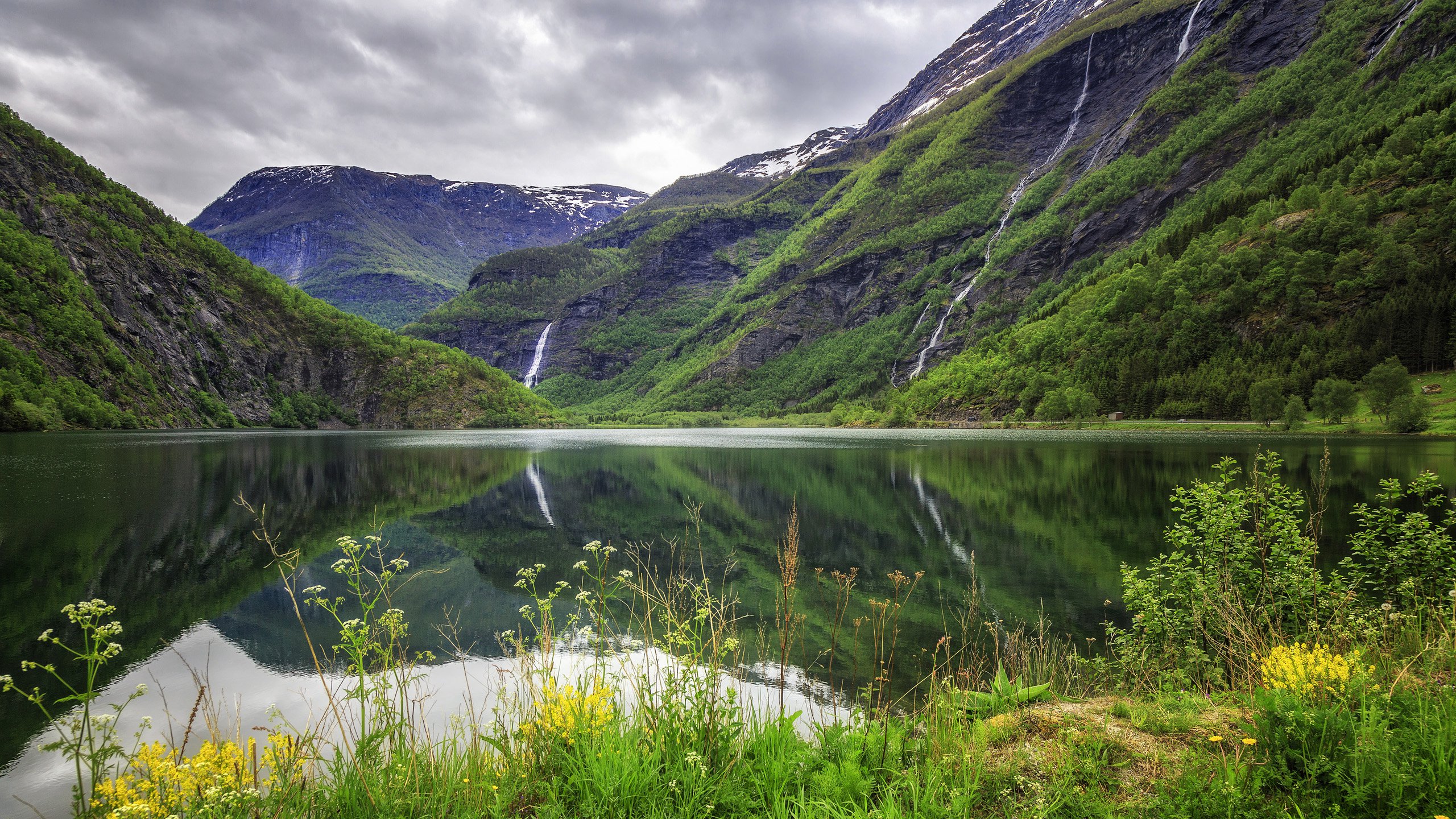 Green and Gray Mountains Under White Cloudy Sky During Daytime. Wallpaper in 2560x1440 Resolution