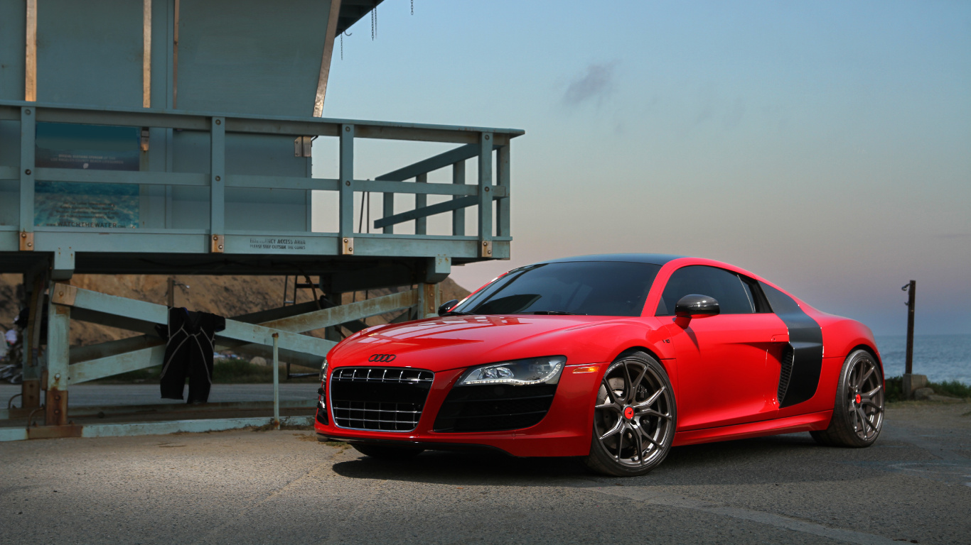 Roter Bmw m 3 Geparkt in Der Nähe Von Grauem Gebäude. Wallpaper in 1366x768 Resolution