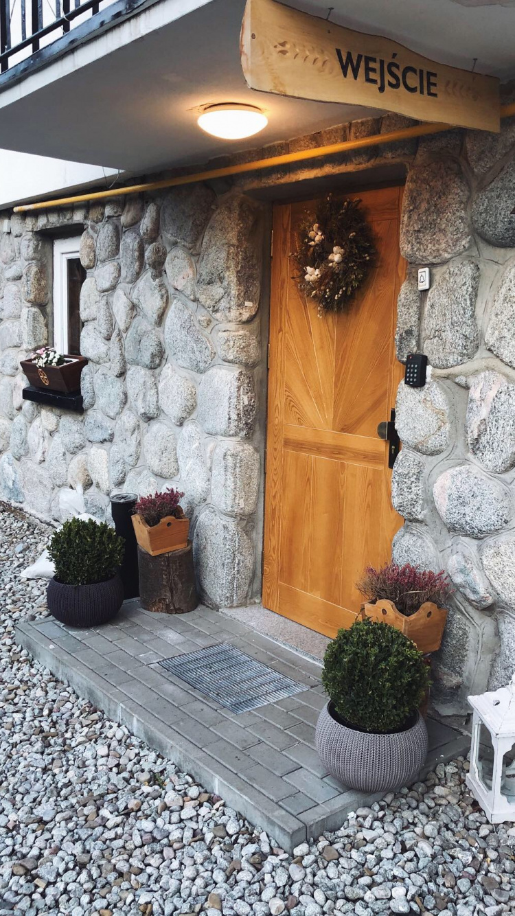 花盆, 天花板, 鹅卵石, 灯光, 盆栽 壁纸 750x1334 允许