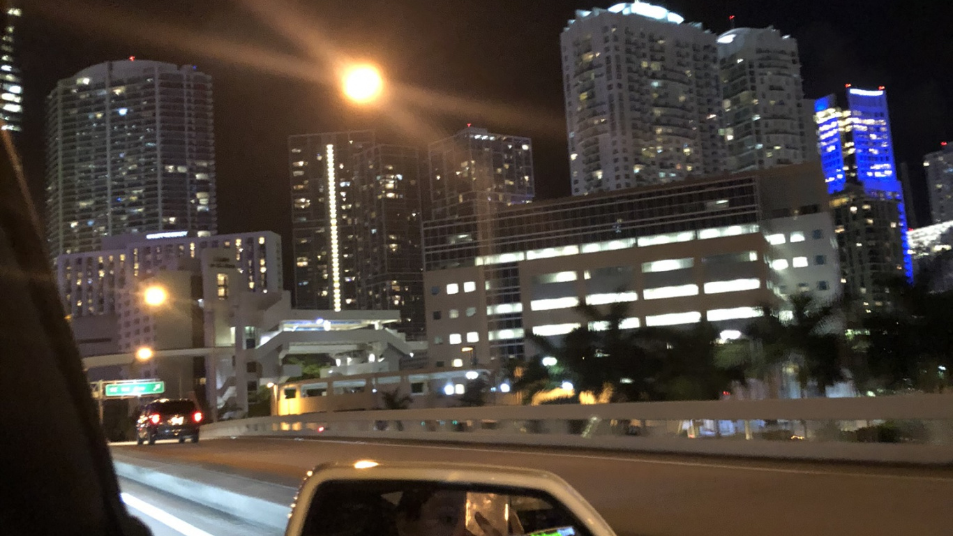 King, Mid Size Car, Automotive Mirror, Road, Night. Wallpaper in 1366x768 Resolution