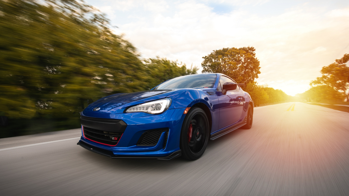 Blue Lamborghini Aventador Sur Route Pendant la Journée. Wallpaper in 1366x768 Resolution