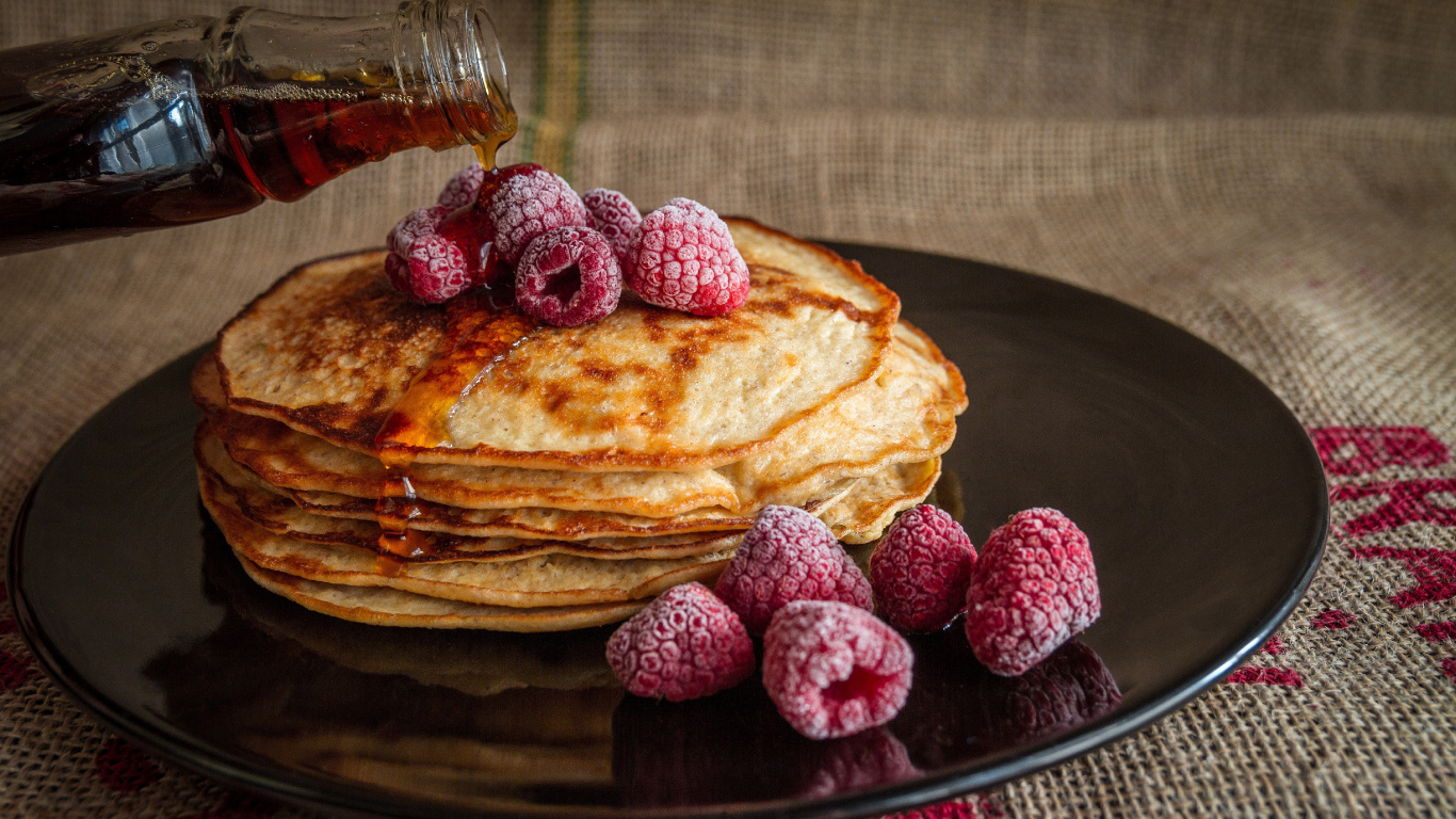 Pancakes With Raspberry on Brown Ceramic Plate. Wallpaper in 1366x768 Resolution