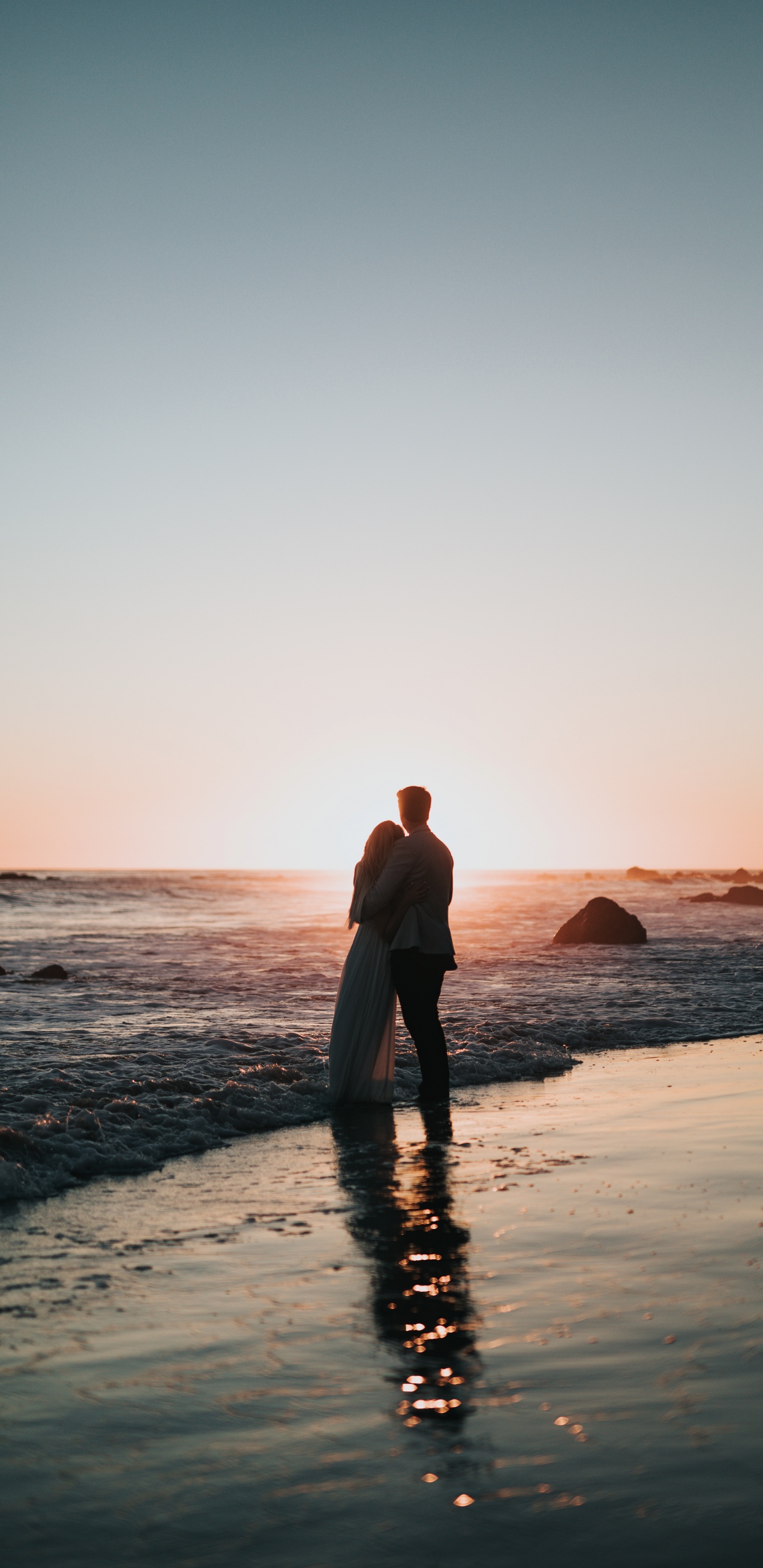Plage, Couple, Les Gens Dans la Nature, Mer, Horizon. Wallpaper in 1440x2960 Resolution
